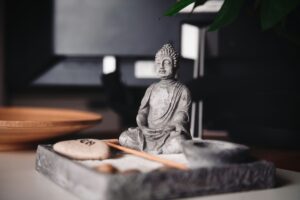 Ce elemente de Feng Shui poți include în locuința ta pentru a atrage norocul și prosperitatea?