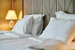 Cum faci clienții să revină? Top 3 secrete ale proprietarilor de pensiuni și hoteluri
