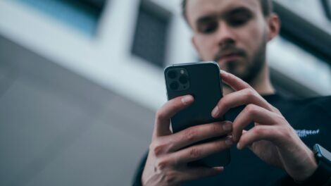 Cum să îți protejezi iPhone-ul 14 Pro Max zilnic fără a sacrifica stilul?