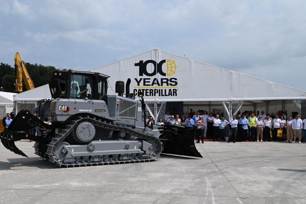 Caterpillar sărbătorește 100 de ani de inovație – 3