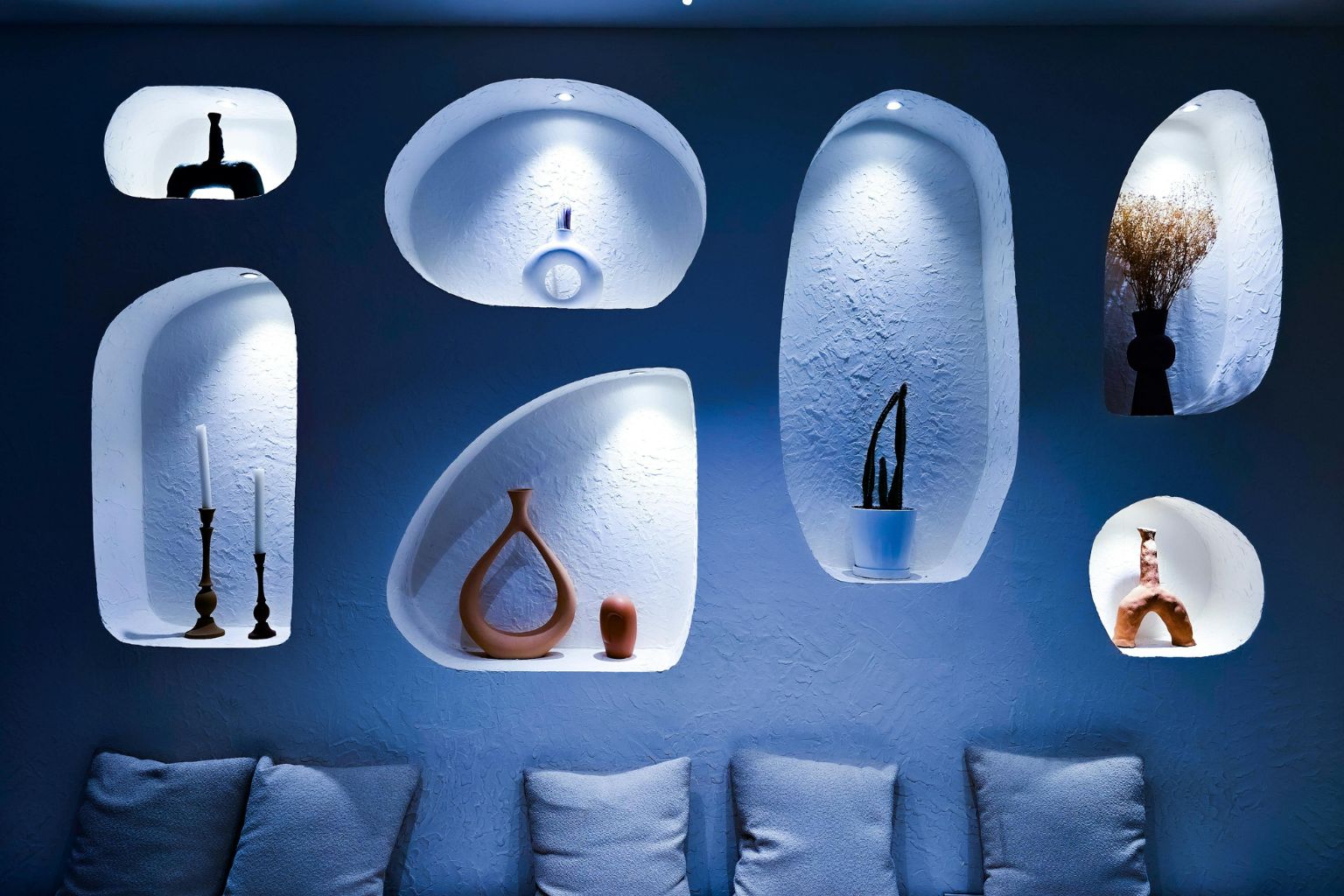 Cum să montezi singur un sistem de iluminat decorativ – Banda LED – Benzi LED