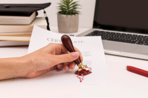 Cum se vede diferența dintre clasamentele de firme și un audit real al reputației online?