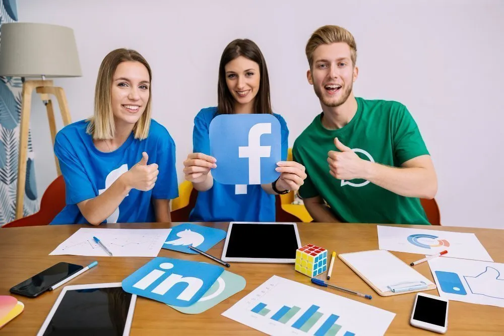 Cum influențează Facebook comportamentul creatorilor de conținut?