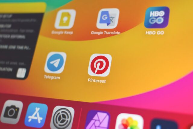 Photo update applications