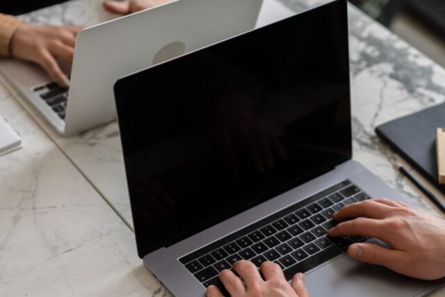 Cum recunosti un site de cumparaturi online de incredere inainte sa platesti — Stirea Zilei